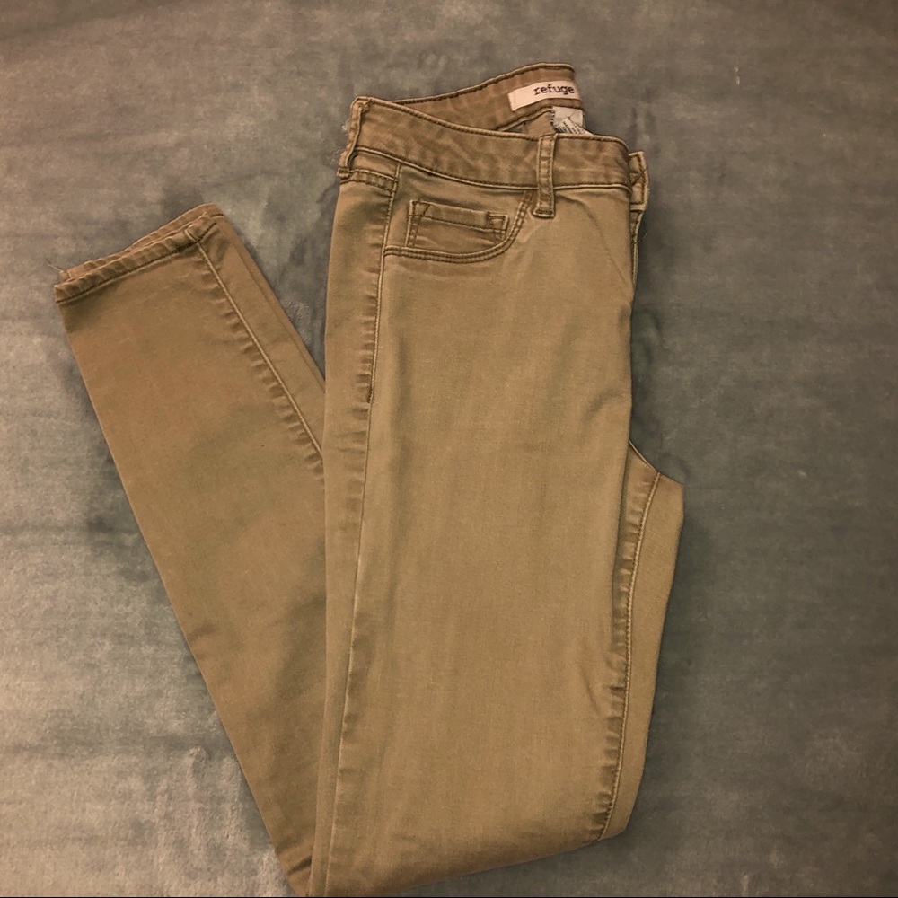 Skinny mid-rise jeans